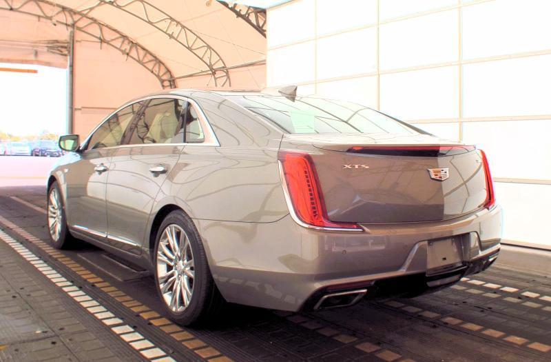 Cadillac XTS 4dr Sdn Luxury FWD 2018