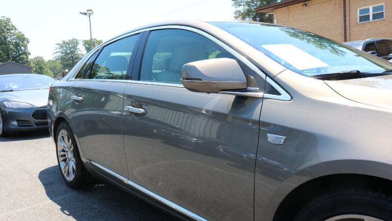 Cadillac XTS 4dr Sdn Luxury FWD 2018