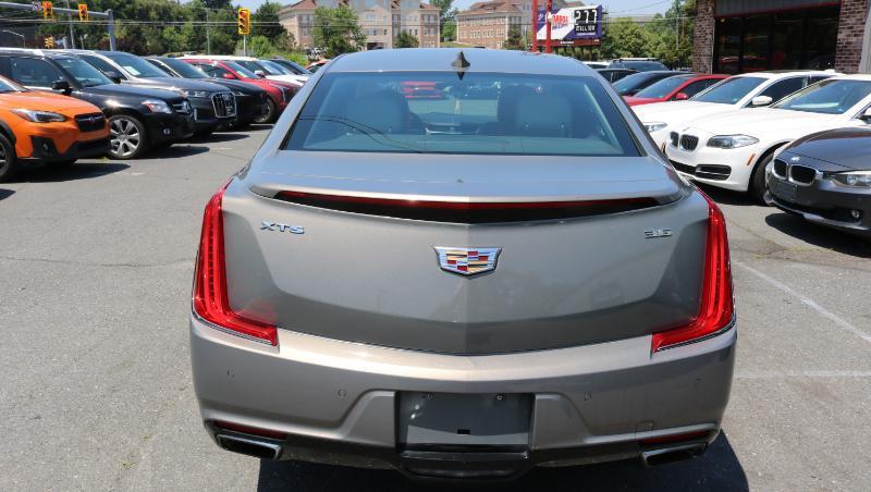 Cadillac XTS 4dr Sdn Luxury FWD 2018