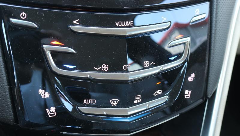 Cadillac XTS 4dr Sdn Luxury FWD 2018