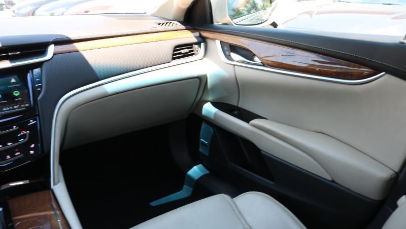 Cadillac XTS 4dr Sdn Luxury FWD 2018