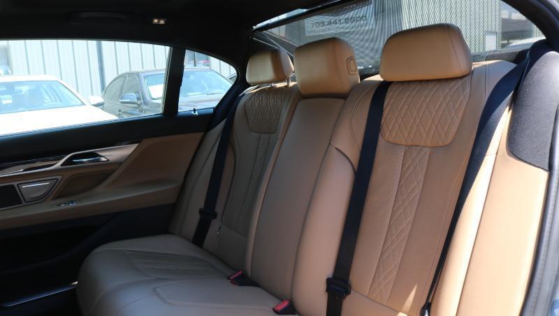 BMW 7 Series 4dr Sdn 740i RWD 2016