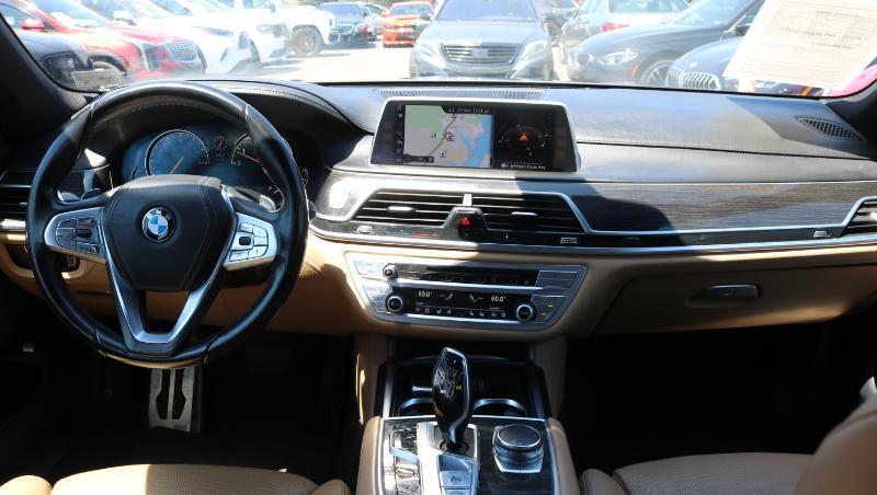 BMW 7 Series 4dr Sdn 740i RWD 2016
