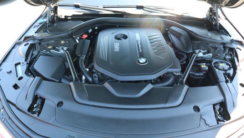 BMW 7 Series 4dr Sdn 740i RWD 2016