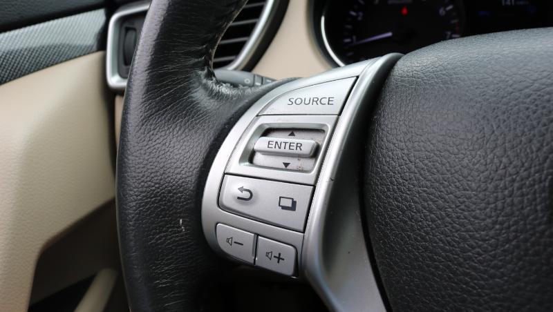 Nissan Rogue AWD 4dr SL 2016