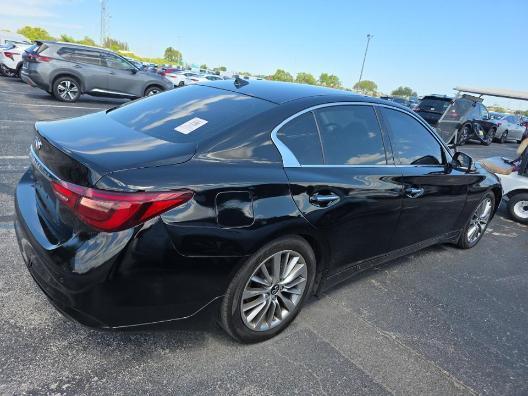 Infiniti Q50 LUXE RWD 2023