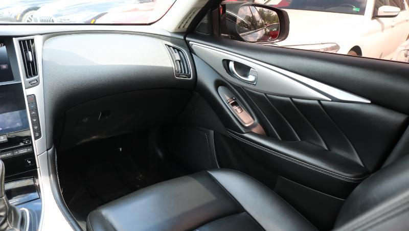 Infiniti Q50 3.0t LUXE AWD 2021