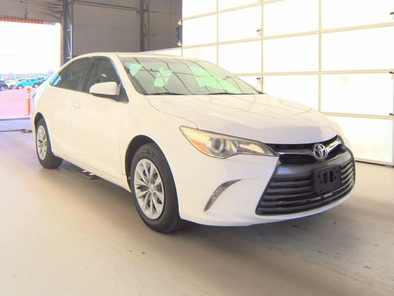 Toyota Camry 4dr Sdn I4 Auto LE (Natl) 2015