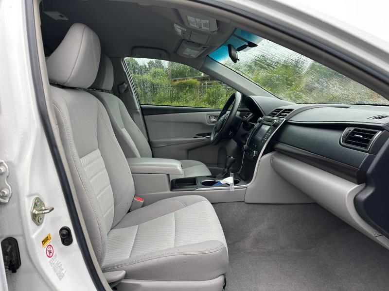 Toyota Camry 4dr Sdn I4 Auto LE (Natl) 2015