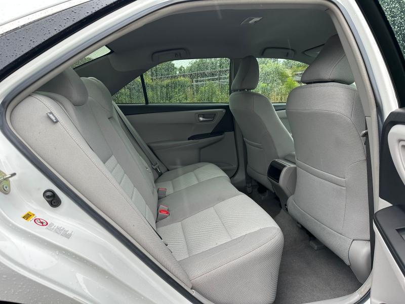 Toyota Camry 4dr Sdn I4 Auto LE (Natl) 2015