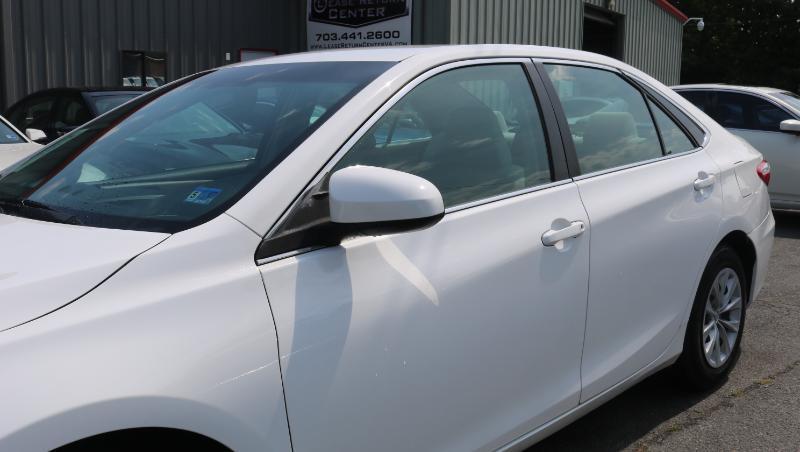 Toyota Camry 4dr Sdn I4 Auto LE (Natl) 2015
