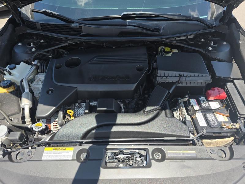 Nissan Altima 2.5 SR Sedan 2017