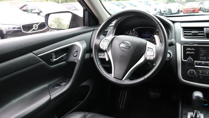 Nissan Altima 2.5 SR Sedan 2017