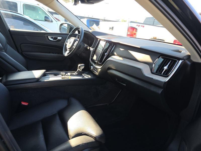 Volvo XC60 T5 FWD Momentum 2021