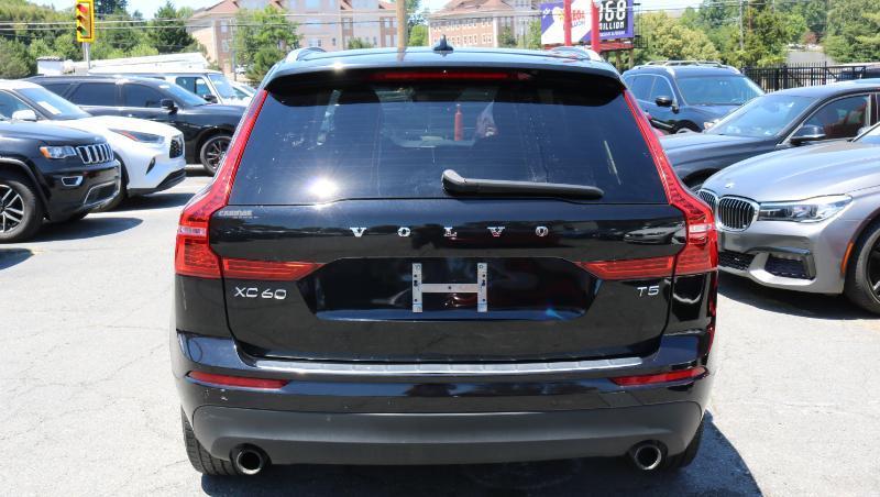 Volvo XC60 T5 FWD Momentum 2021