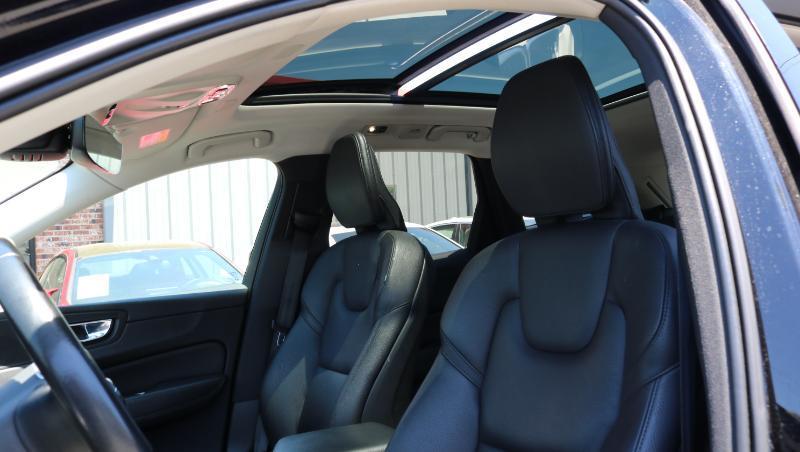 Volvo XC60 T5 FWD Momentum 2021