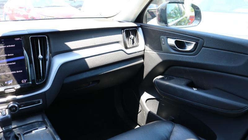 Volvo XC60 T5 FWD Momentum 2021