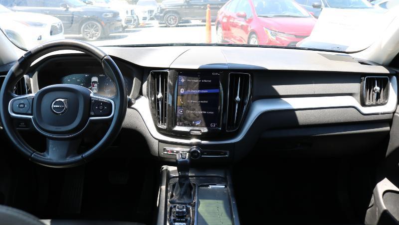 Volvo XC60 T5 FWD Momentum 2021