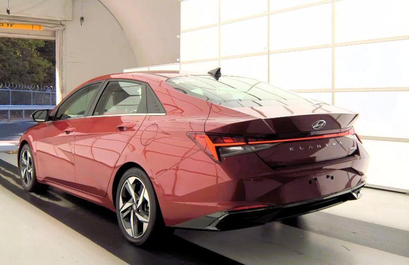 Hyundai Elantra Limited IVT 2023