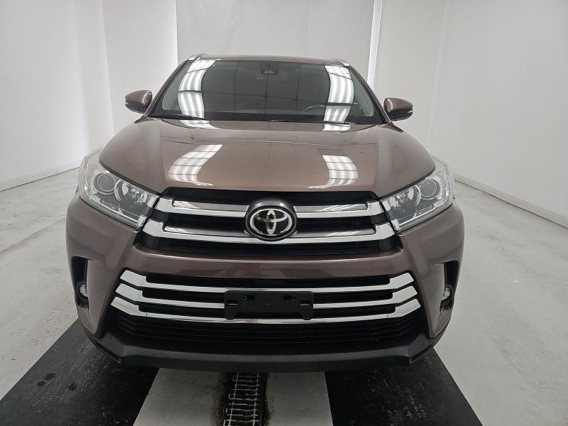 Toyota Highlander Limited V6 FWD (Natl) 2019