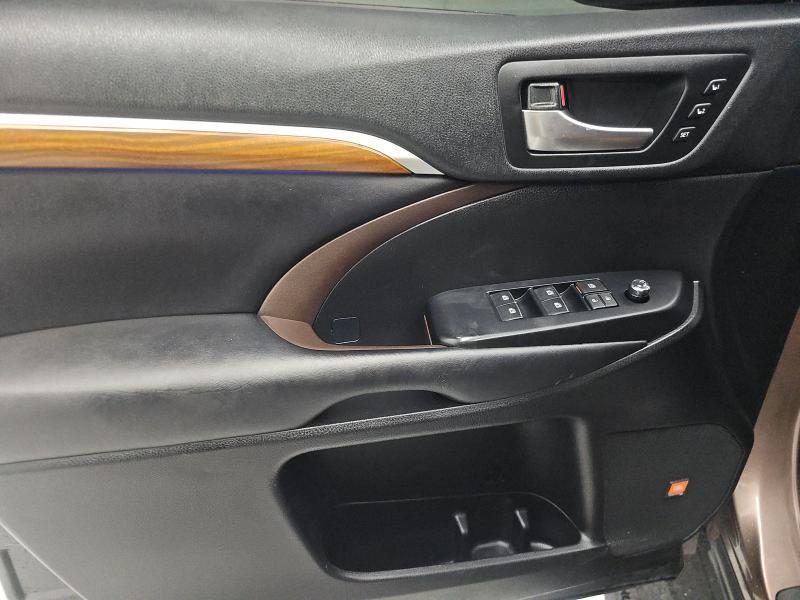 Toyota Highlander Limited V6 FWD (Natl) 2019