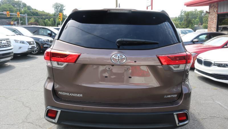 Toyota Highlander Limited V6 FWD (Natl) 2019