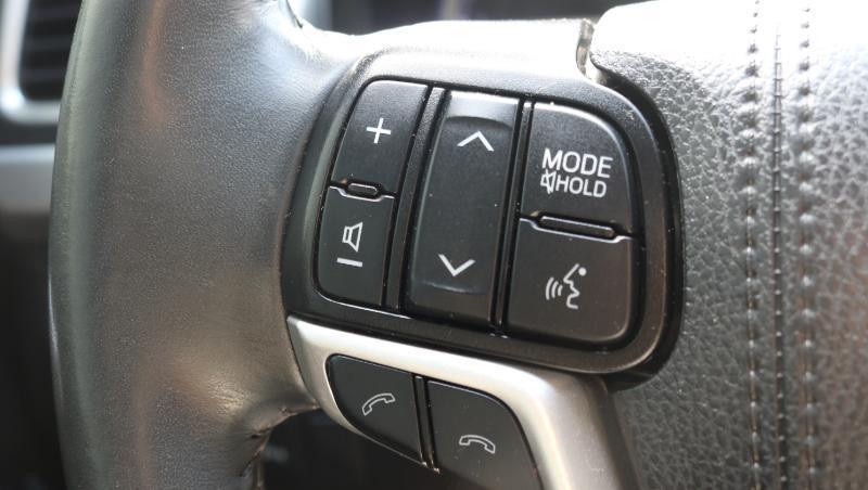 Toyota Highlander Limited V6 FWD (Natl) 2019