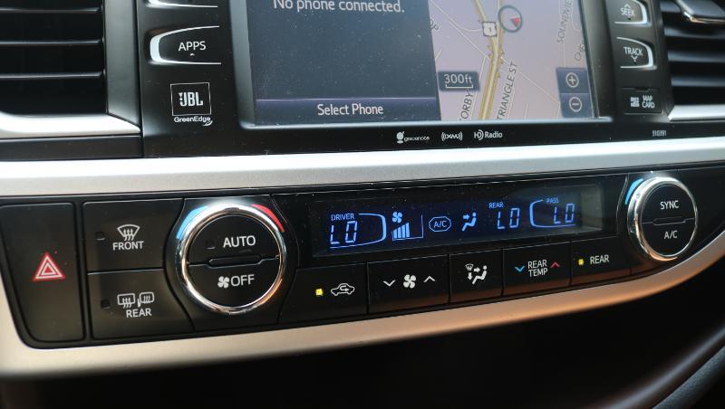 Toyota Highlander Limited V6 FWD (Natl) 2019