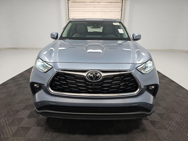 Toyota Highlander Limited AWD (Natl) 2021