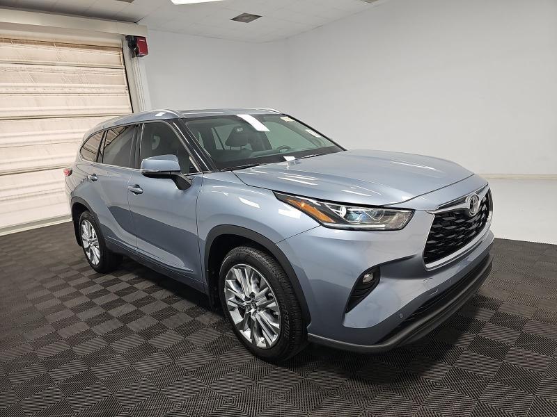 Toyota Highlander Limited AWD (Natl) 2021
