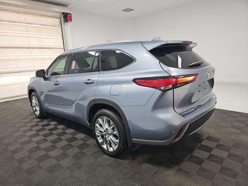Toyota Highlander Limited AWD (Natl) 2021