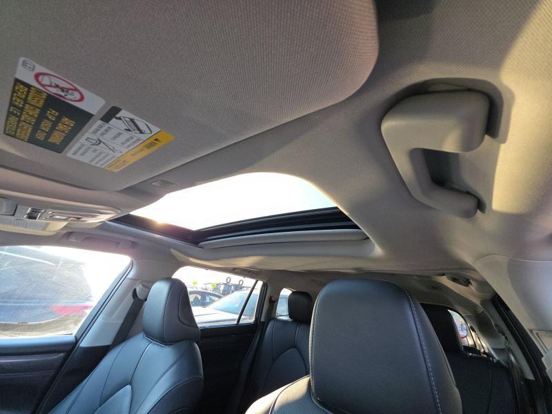 Toyota Highlander Limited AWD (Natl) 2021