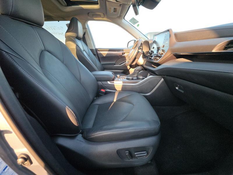 Toyota Highlander Limited AWD (Natl) 2021