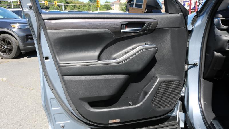 Toyota Highlander Limited AWD (Natl) 2021
