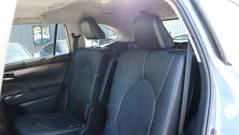 Toyota Highlander Limited AWD (Natl) 2021