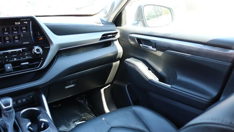 Toyota Highlander Limited AWD (Natl) 2021