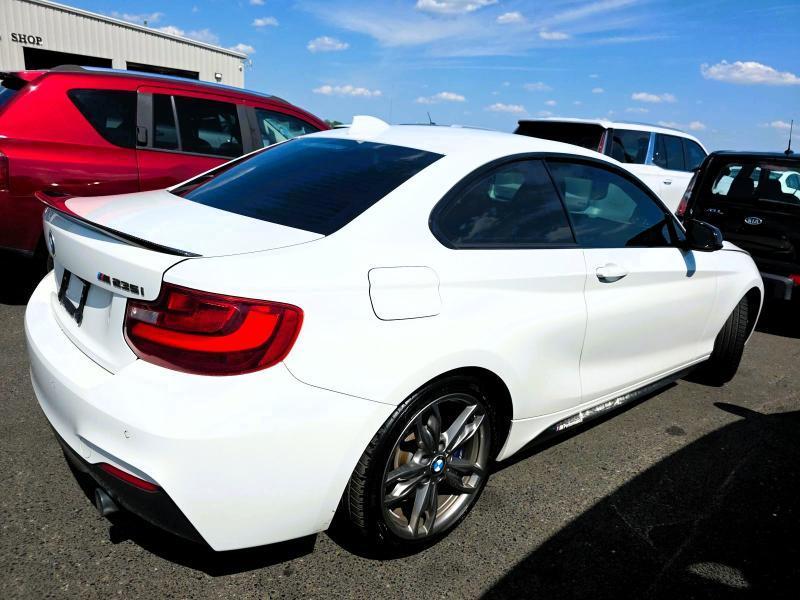 BMW 2 Series 2dr Cpe M235i xDrive AWD 2015