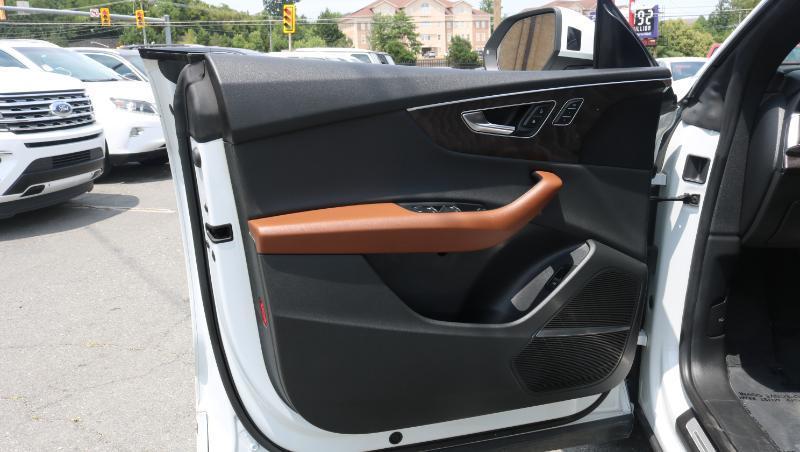Audi Q8 Premium Plus 55 TFSI quattro 2021