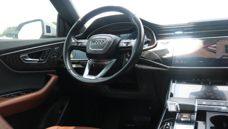 Audi Q8 Premium Plus 55 TFSI quattro 2021