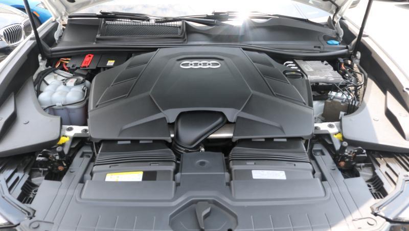 Audi Q8 Premium Plus 55 TFSI quattro 2021