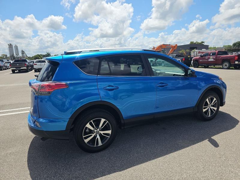 Toyota RAV4 FWD 4dr XLE (Natl) 2016