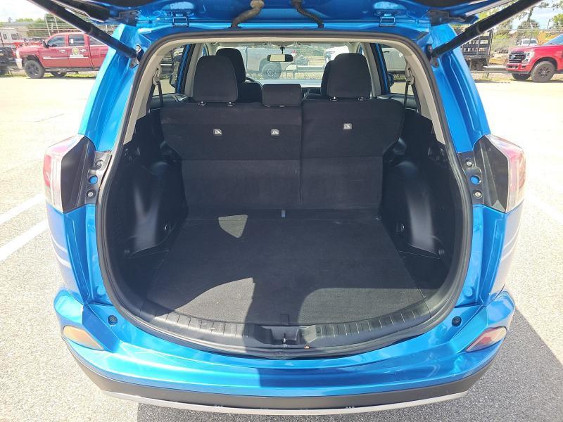 Toyota RAV4 FWD 4dr XLE (Natl) 2016