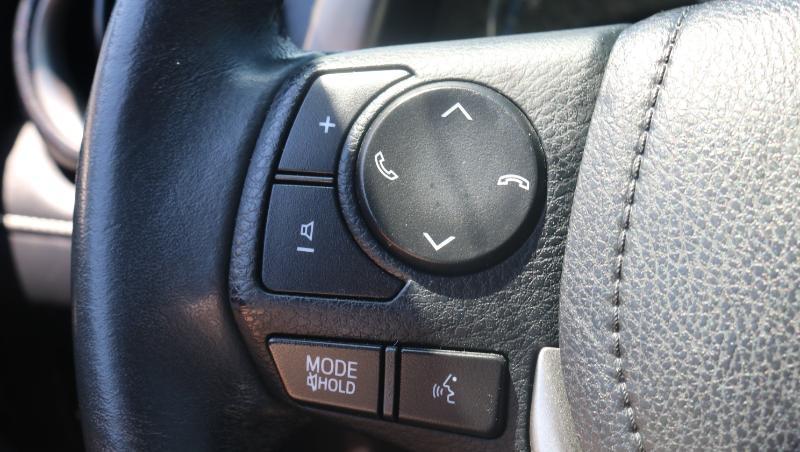 Toyota RAV4 FWD 4dr XLE (Natl) 2016