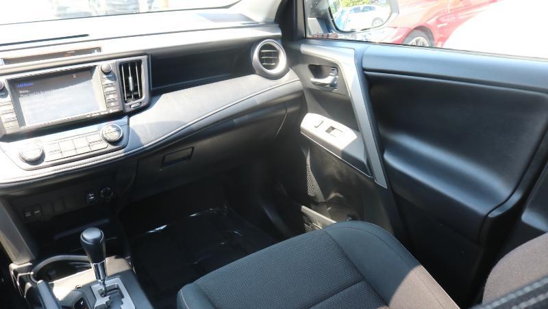 Toyota RAV4 FWD 4dr XLE (Natl) 2016