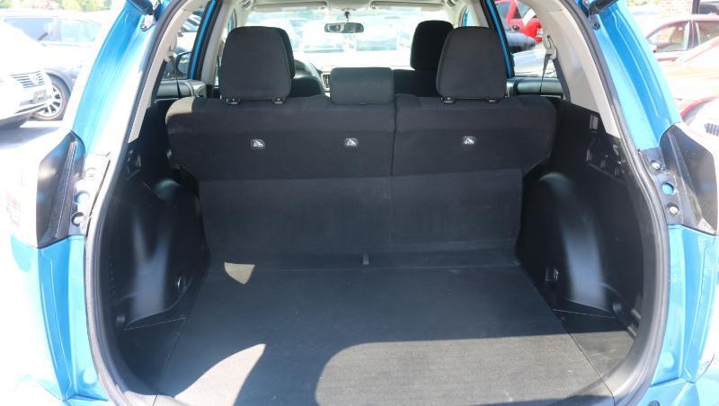 Toyota RAV4 FWD 4dr XLE (Natl) 2016