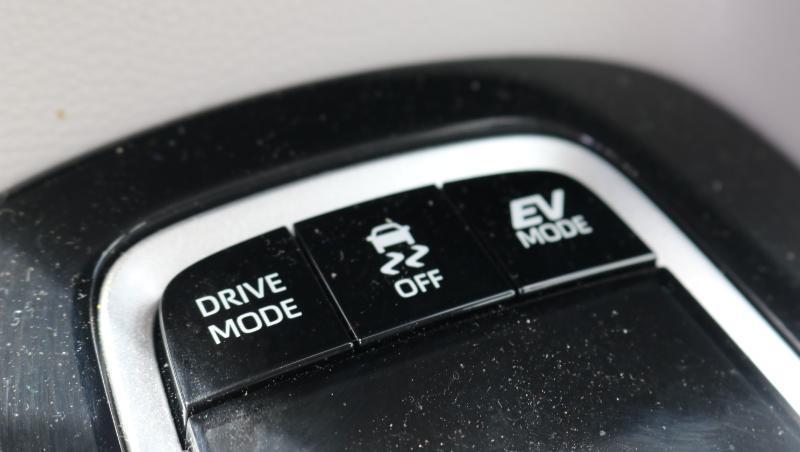 Toyota Corolla Hybrid LE FWD (Natl) 2025
