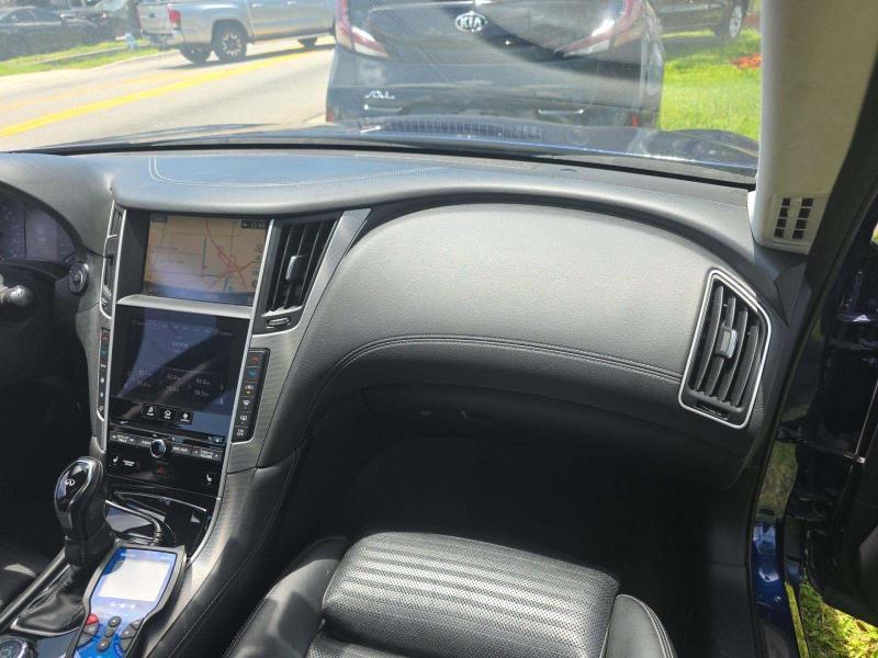 Infiniti Q50 3.0t LUXE AWD 2019