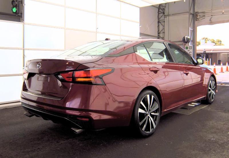 Nissan Altima 2.5 SR Sedan 2022