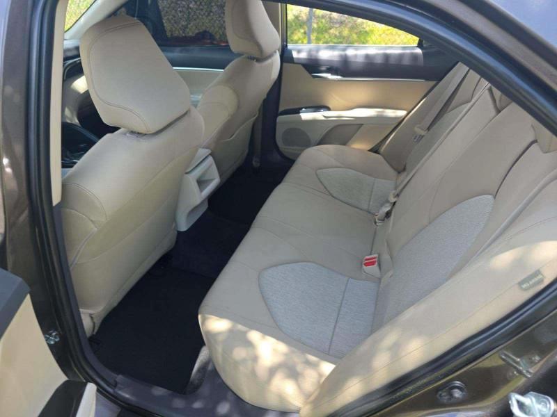Toyota Camry LE Auto (Natl) 2018
