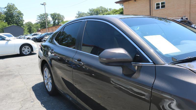 Toyota Camry LE Auto (Natl) 2018